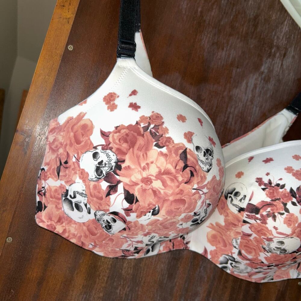 Set of 2 Torrid 360 smoothing vintage pastel floral skull Curve bra Sz 42DDD - Picture 3 of 12